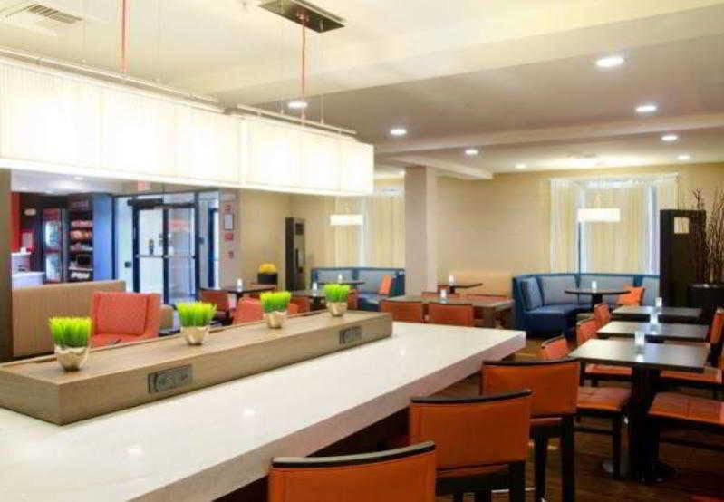 Hotel Courtyard By Marriott Wichita East Exterior foto